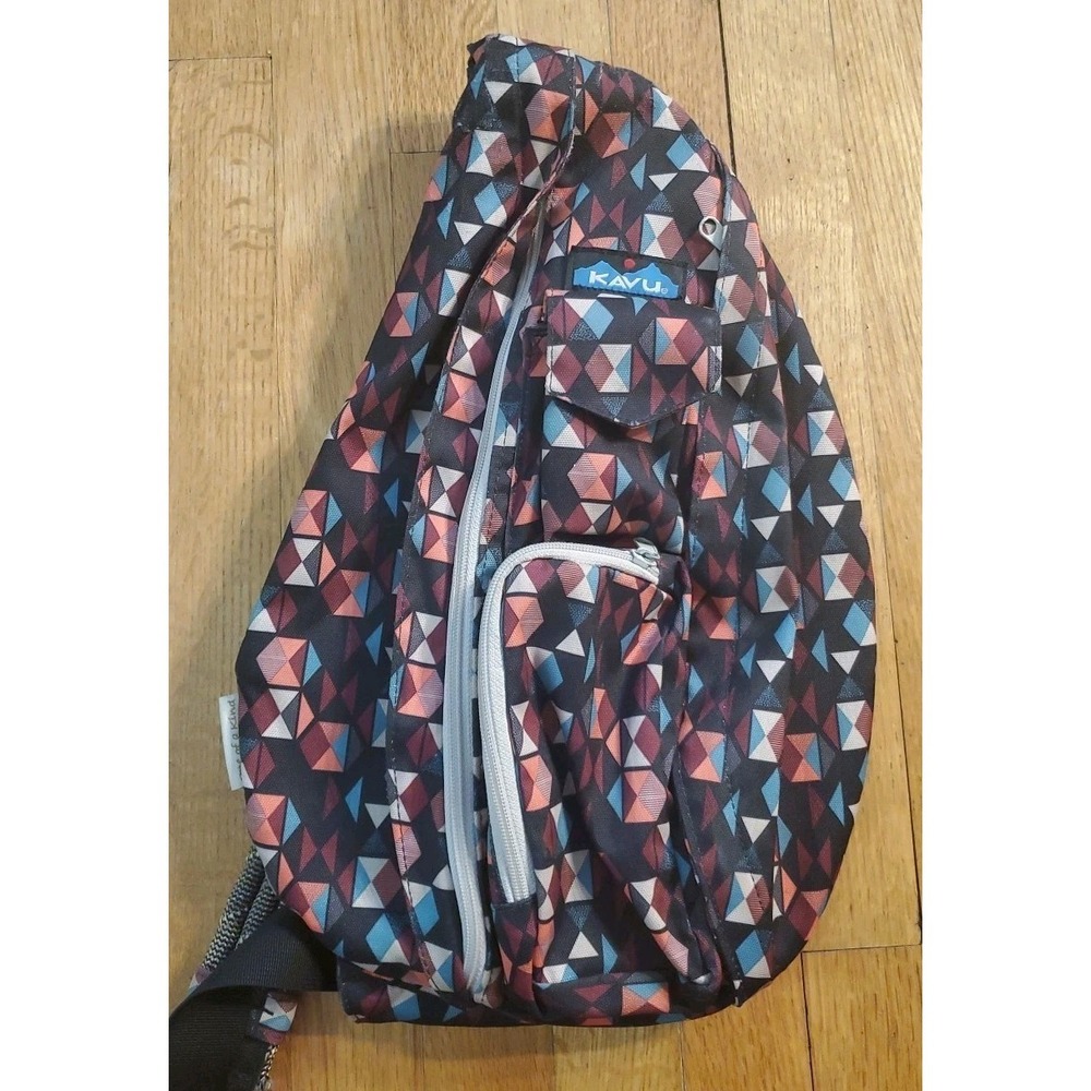 Kavu Rope Sling Bag Triangle Geometric Print Crossbody Backpack Handbag